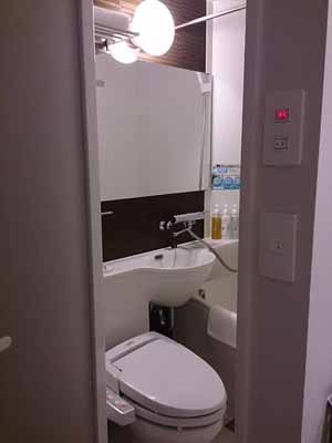 トイレとバス